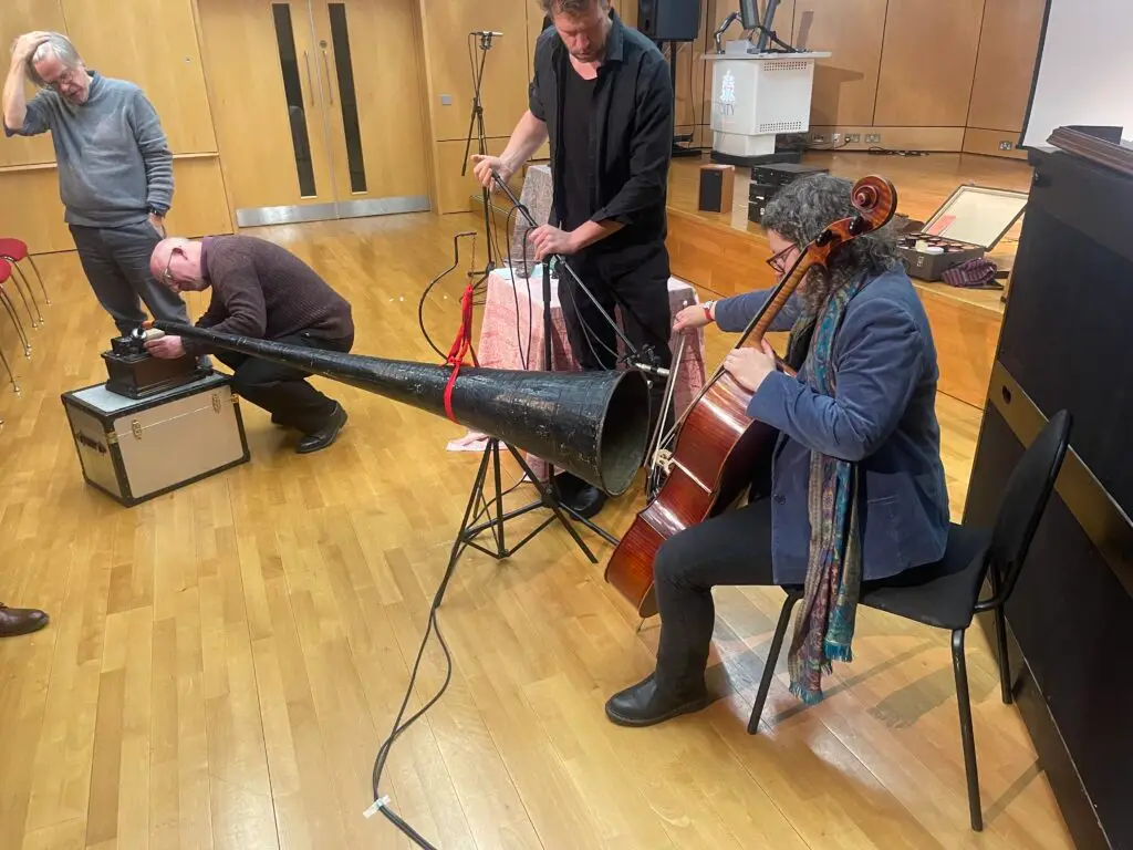 Recording cello music with old-fashioned equipment
